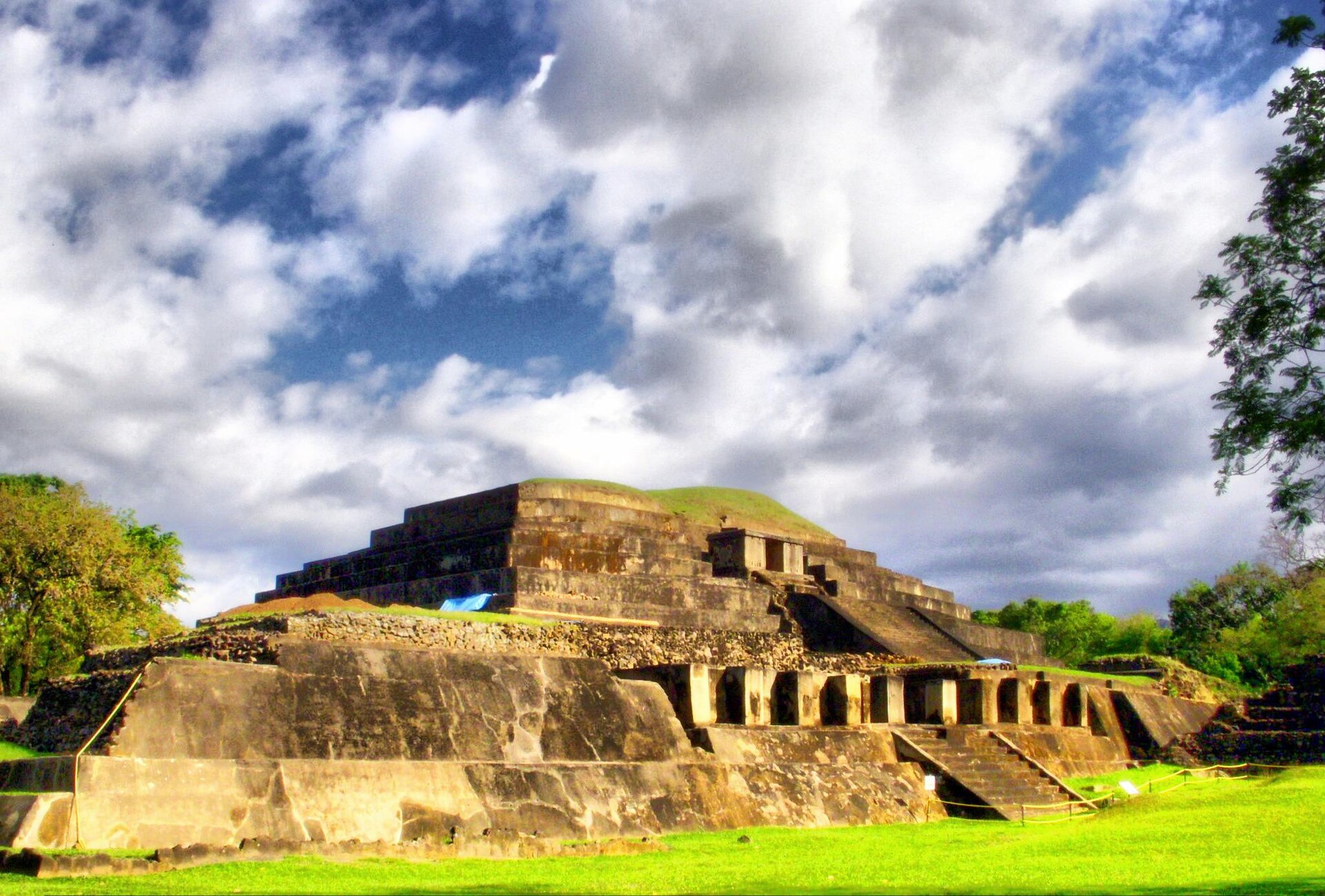 A Mayan ruin in El Salvador. © Wikimedia.org