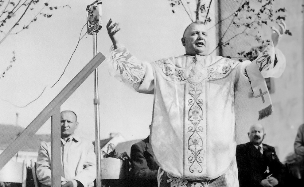 Prezident ľudáckej Slovenskej republiky Jozef Tiso počas celebrovania omše. © Wikimedia.org