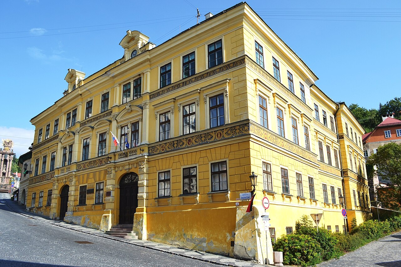 Budova Rektorátu Banskej Akadémie. © Wikimedia.org