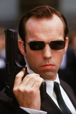 Agent Smith pripravený na útok. © Wikimedia.org