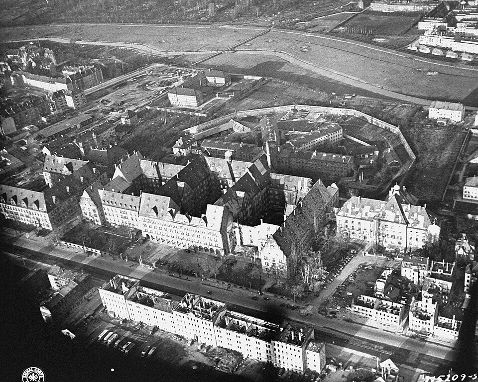 Justičný palác prežil bombardovanie v dobrom stave. © Wikimedia.org