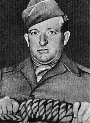 Odsúdencov obesil master sergeant John C. Woods, ktorý sa o necelé štyri roky neskôr počas služby v Tichomorí pokúsil vymeniť žiarovku stojac v kaluži - s fatálnym výsledkom. © Wikimedia.org
