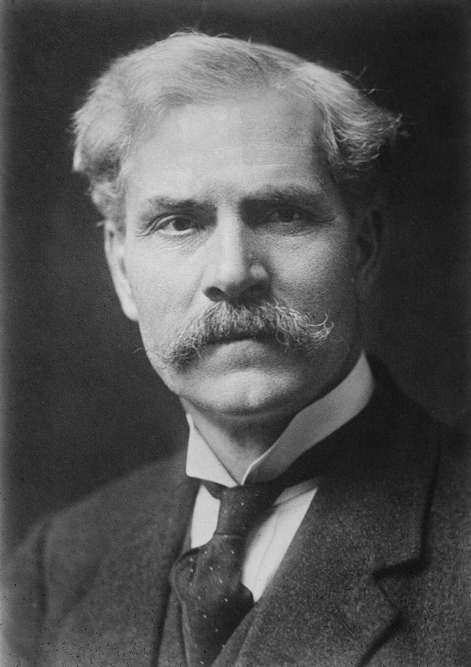 Ramsay MacDonald, a close friend of King George V and the first Labour prime minister. © Wikimedia.org