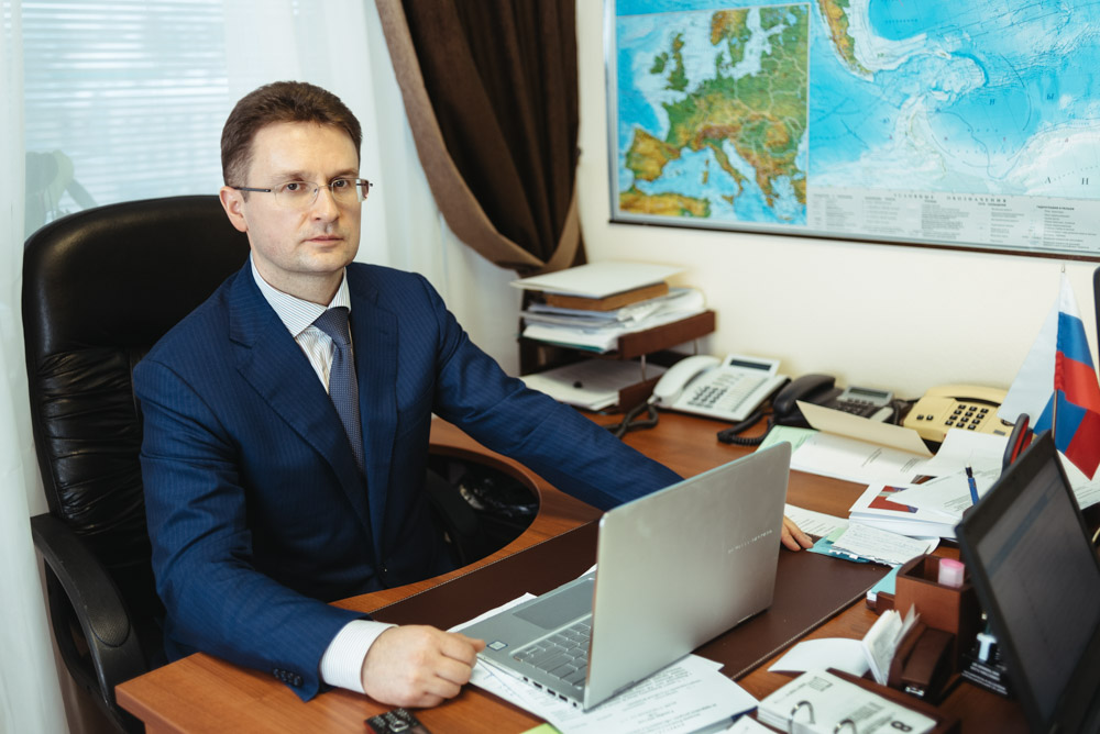 Aj niektorí súčasní ruskí komunisti si bez problémov môžu dopriať poriadny luxus. Napríklad Vladimir Blotskij, dokázal dosiahnuť príjem v r. 2021 až 3,52 miliardy rubľov. © Wikimedia.org, CC BY-SA 4.0