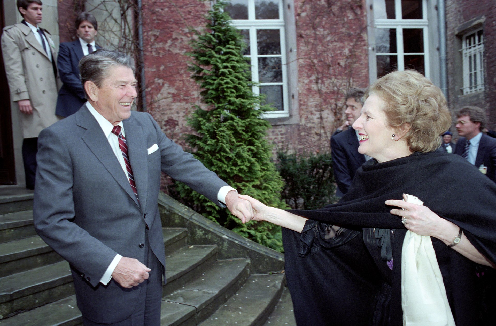 Ronald Reagan a Margareth Thatcherová v nemeckom Bonne. © Wikimedia.org