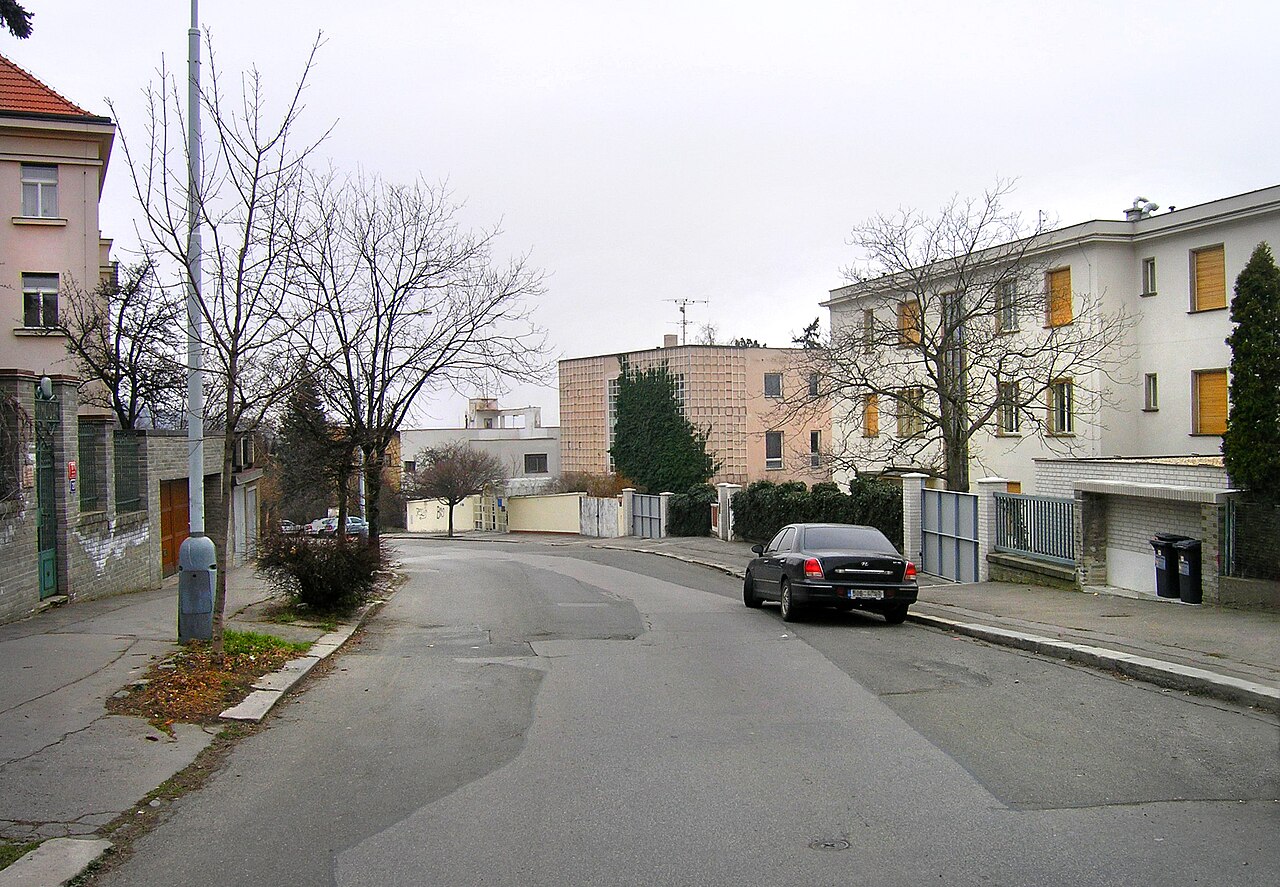 Vila Jaroslava Preissa v Prahe na Smíchove, v ktorej za normalizácie ýval Vasil Biľak a Jan Fojtík. © Packa – Vlastní dílo, CC BY-SA 2.5, Wikimedia.org